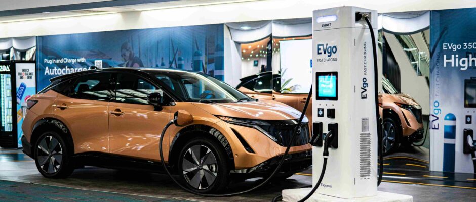 Luxury Sports Car Rental in Dubai: Where Adrenaline Meets Prestige